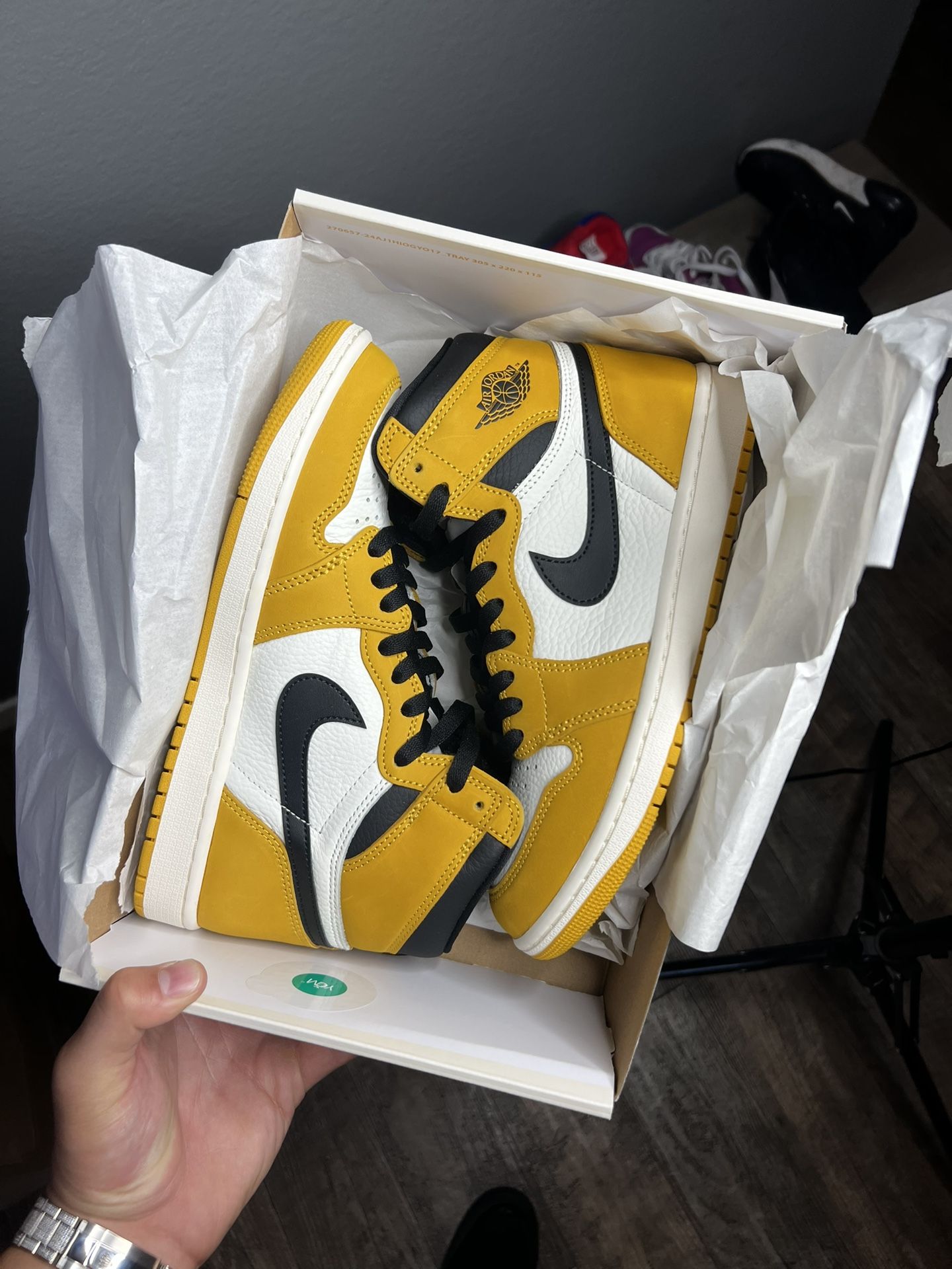 Jordan 1 Retro High OG “Yellow Ochre”