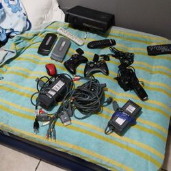 Xbox 360 Bundle Console Controllers Camera Cords Harddrives