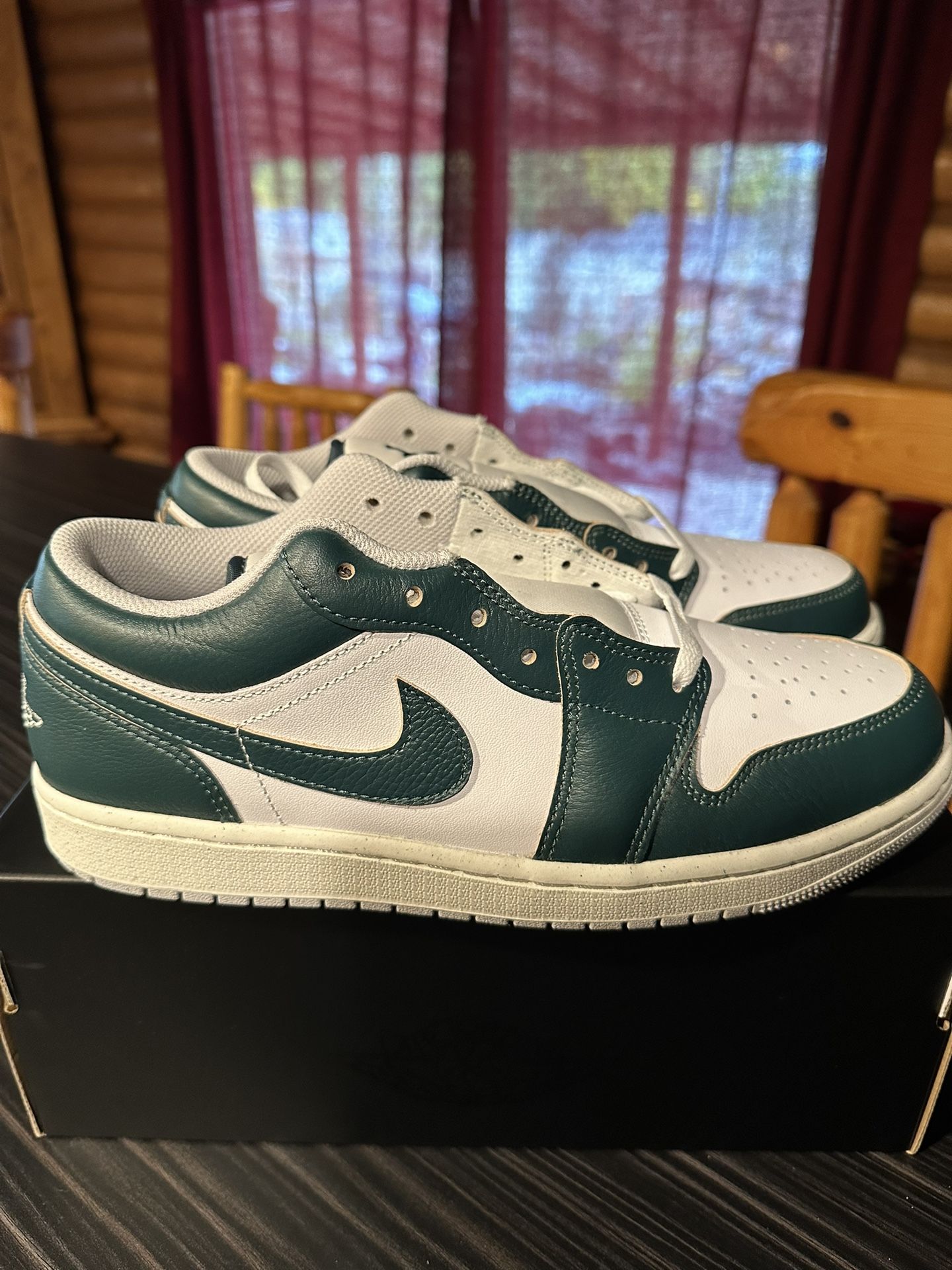 Men’s Jordan 1 Low SE Size 10 Nike