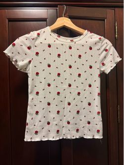 White shirt with roses size women’s Small