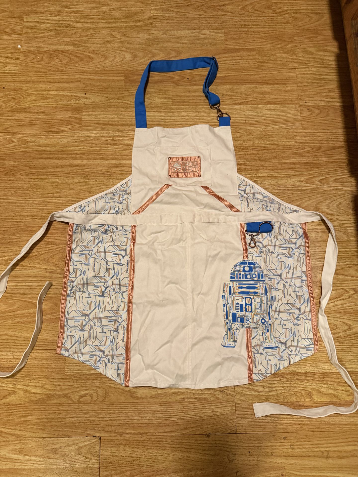 Disney Parks Star Wars Galaxys Edge Droid Depot R2D2 Bib Apron Lucasfilm Fandom