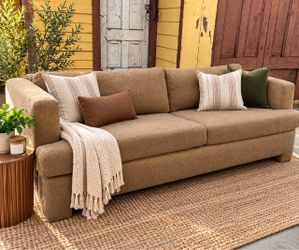 Couch 🛋️ free delivery 🚚 near USC