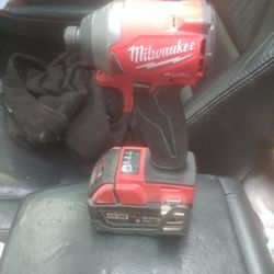 Millwakee M18 Impact Drill