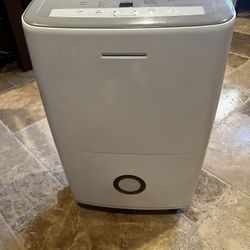 Dehumidifier 