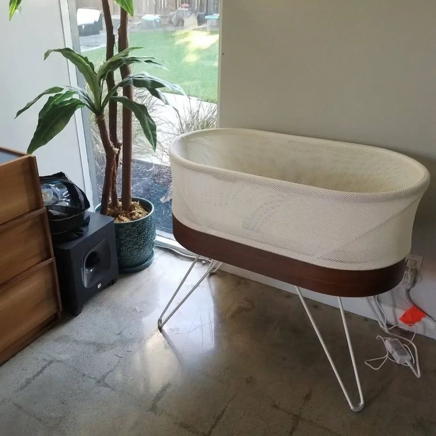 Brand New Snoo Mart Bassinet -