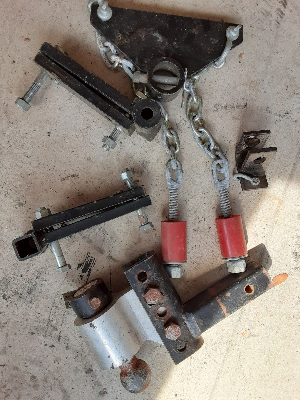 Anti-sway hitch