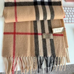 Burberry Scarf Cashmere Women!