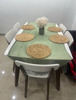 White Dinning Room Table