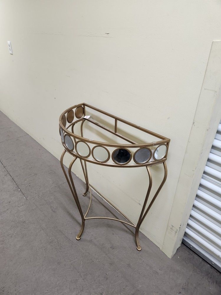 Decorative Table And Mirror