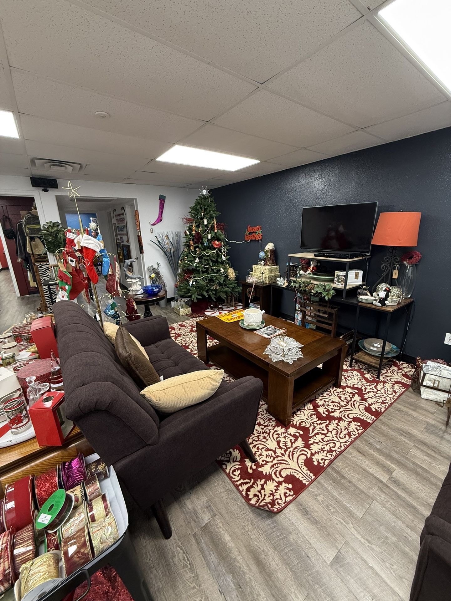 Huge Décor Sale – Art, Books & More (Appt Only) / Gran Venta de Decoración,libros y más (Por cita)