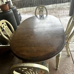 Dinning Table 