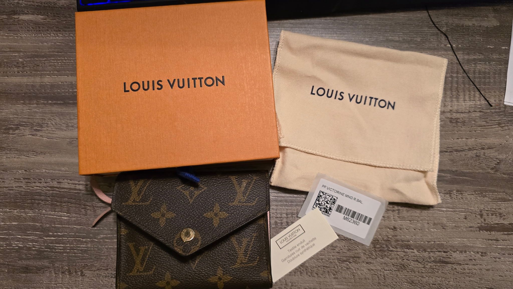 Louis Vuitton Monogram Victorine Wallet Rose
