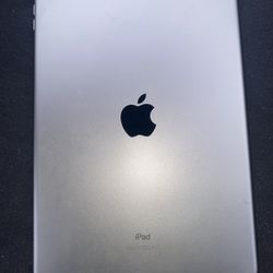 8th gen iPad (Like new)