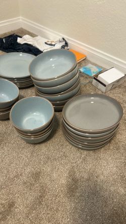 Plates and Bowls - Dinnerware set