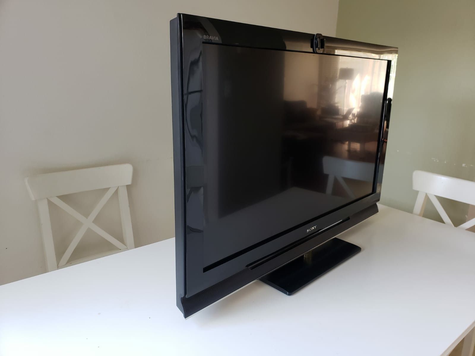 SONY BRAVIA 40" Inches 1080p HD LCD TV Model KDL40S4100 with Remote