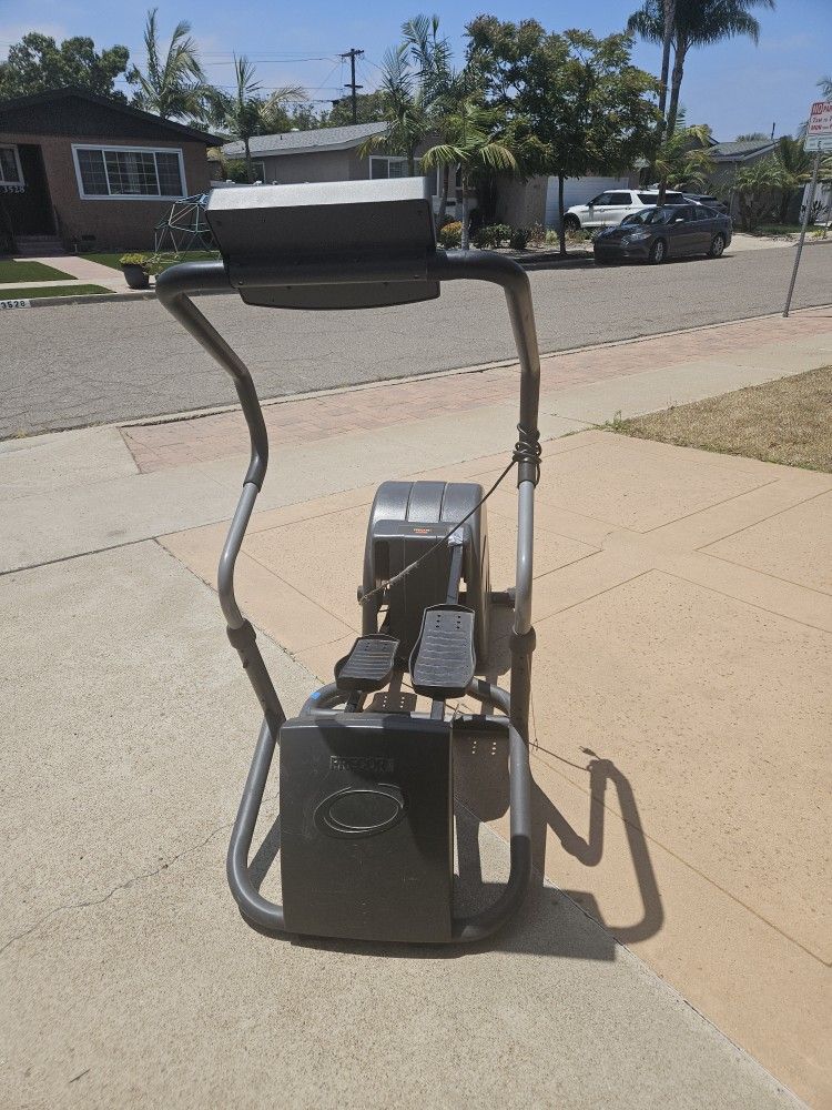PRECOR EFX5.21s Elliptical Fitness Crosstrainer