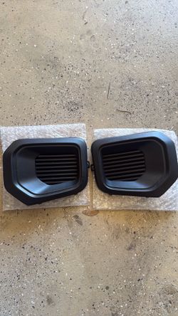 2016-2023 Toyota Tacoma OEM fog light covers