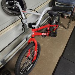 Mongoose-Scan (Freestyle BMX) Bike