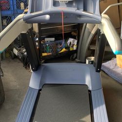 Precor Treadmill Commercial Grade 885 Trm P80 Touchscreen New Belt