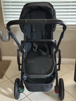 Uppababy Cruz2 stroller in black