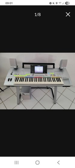 Yamaha Tyros 1 with Stand and Yamaha Tyros Speaker System and Tyros Owners Manual and Praxis Book
