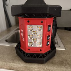 M18 ROVER LED Flood Light