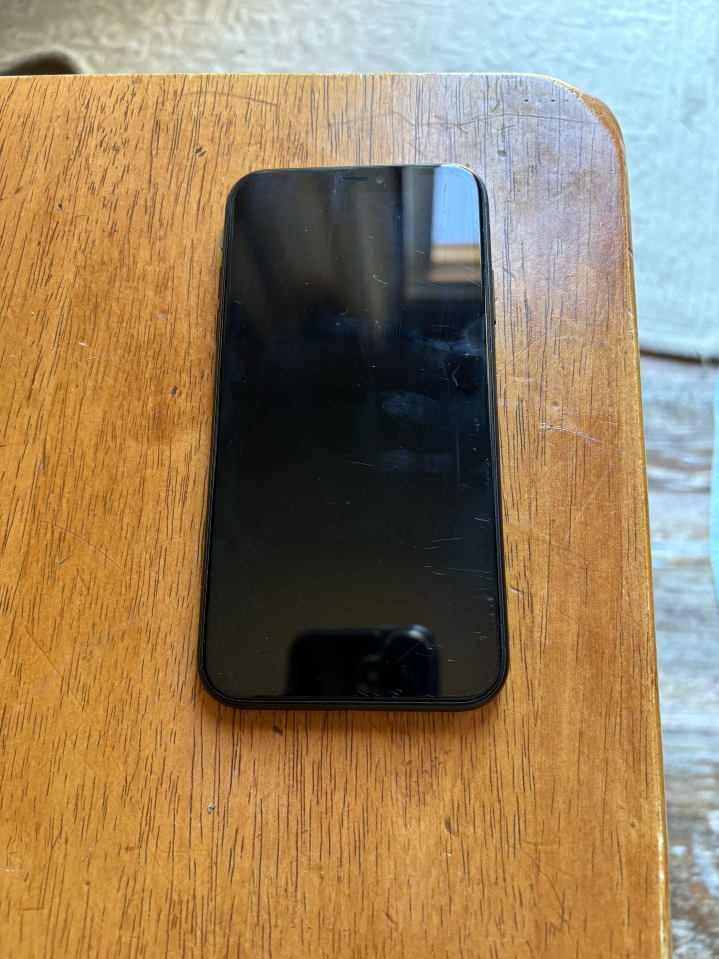 Iphone 11 (SIM UNLOCKED)