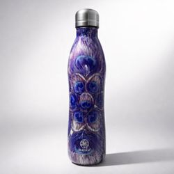 Insulated stainless steel water bottle with peacock design