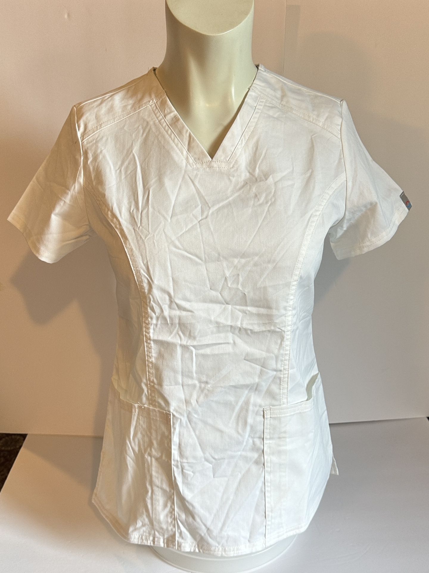 Cherokee White Scrub Top