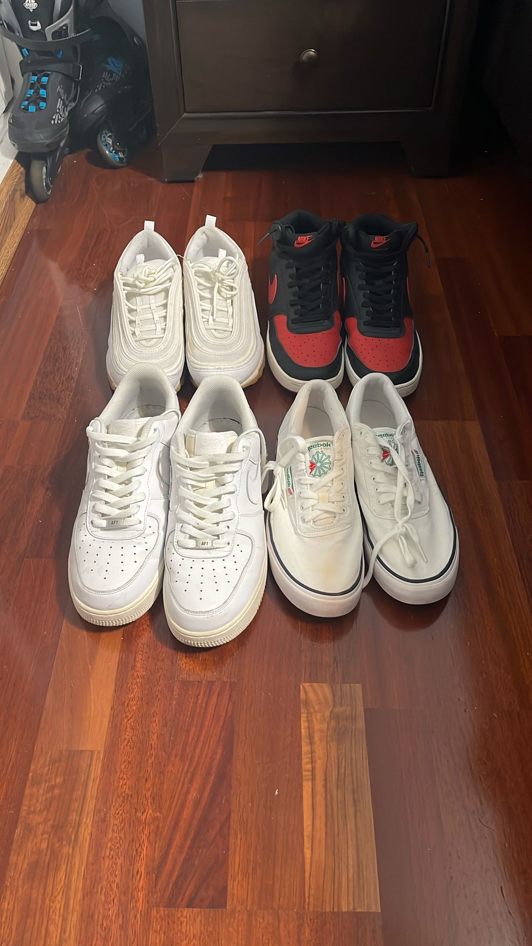 4 Pairs Of Shoes For 100$