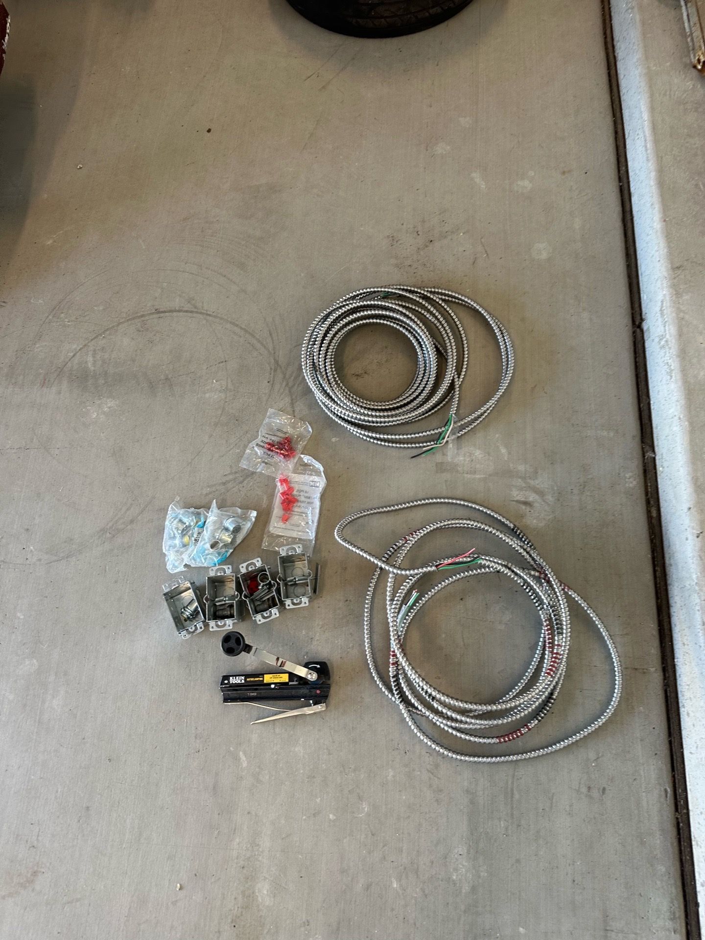 Armored metal clad cable 20 feet at least of each comes with everything pictured Klein tool also