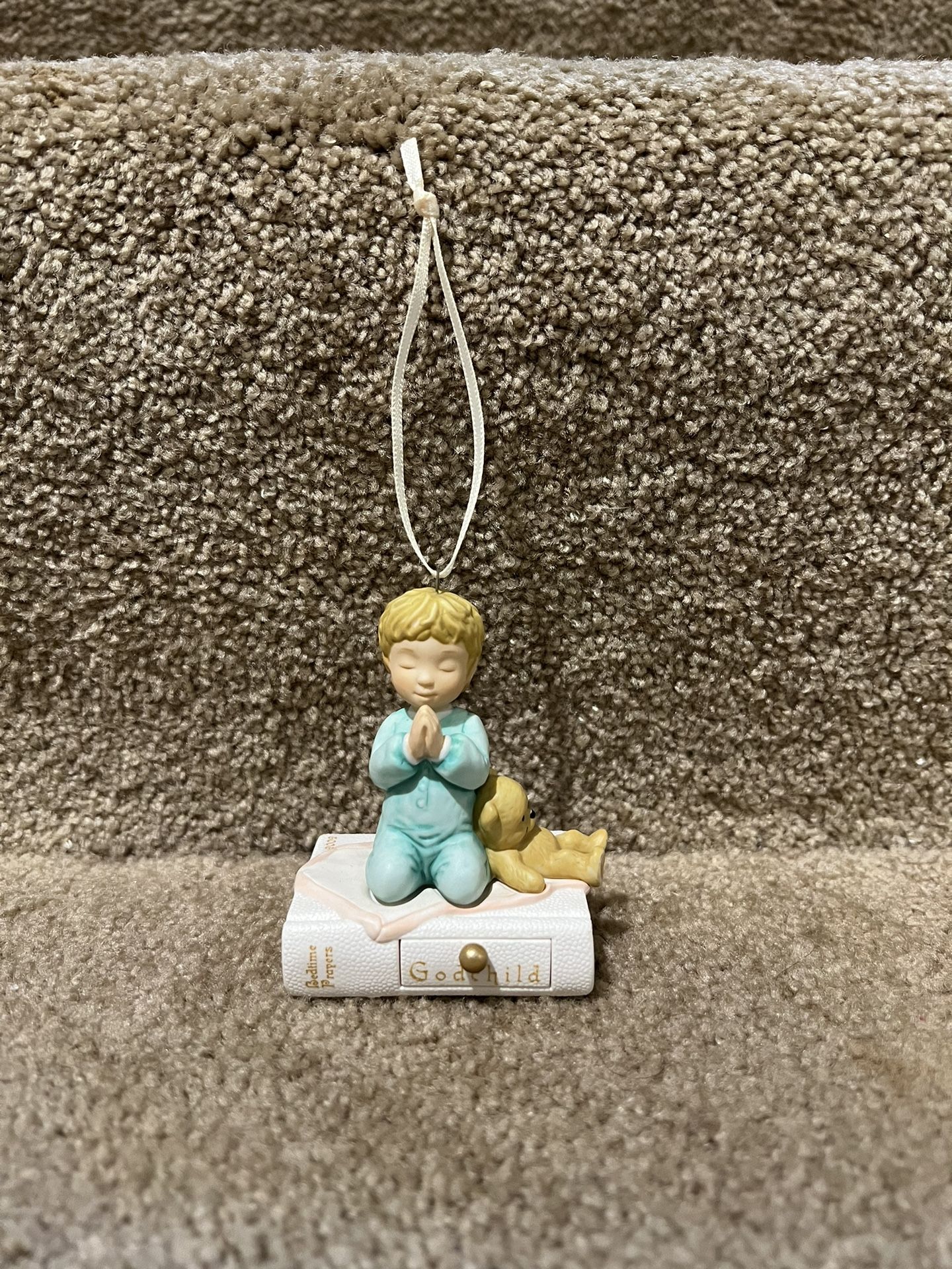 Hallmark Keepsake Ornament Praying Child 2002 trinket drawer opens