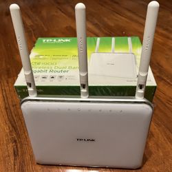 TP-Link Gigabit Wireless Dual Band AC1900 WiFi Router, Like New In Box, OBO
