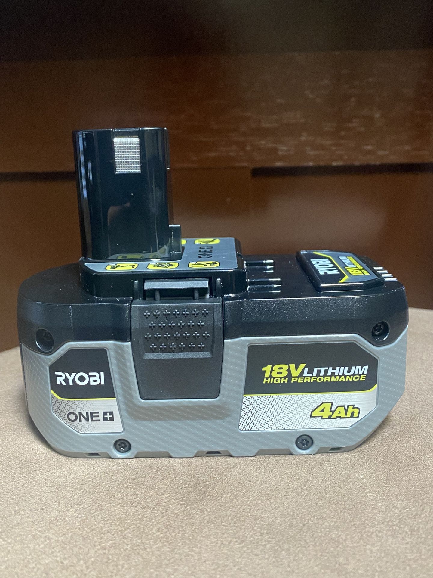 RYOBI ONE+ 18V 4.0 Ah Lithium-Ion HIGH PERFORMANCE Battery Nueva