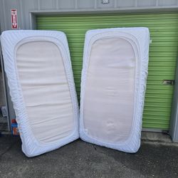 2 Single Beds And Two Sofa