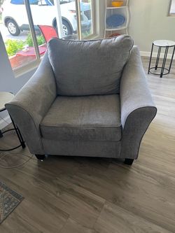 Chair-sitting big