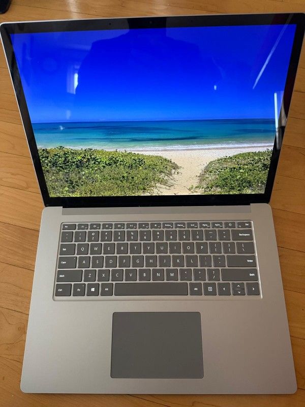 Microsoft Surface Laptop 3 – 15” Touchscreen – Great Condition! ✨