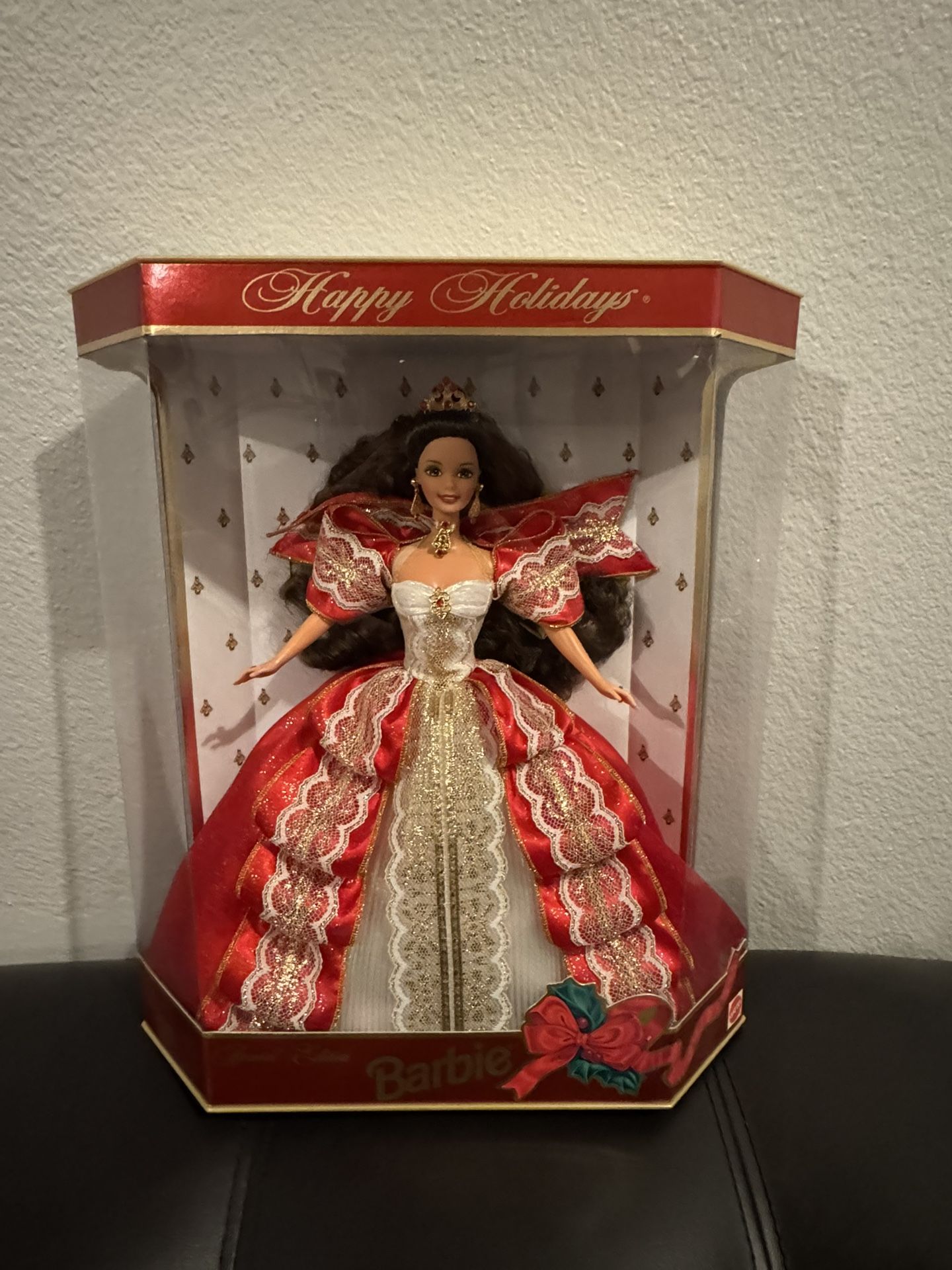 1997 Happy Holidays Barbie Special Edition #17832 10th Anniversary Mattel