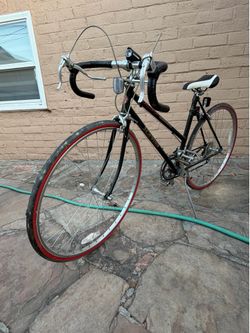 80’s Women’s Road Bike Schwinn World Sport