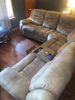 Signature Ashley Sectional , Beige , LIKE NEW !!!