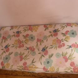 Crib Mattress/dresser/changing station 