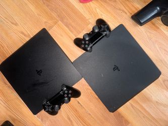 2 PS4’s 1 terabyte 2 controls