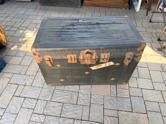 Vintage trunk chest