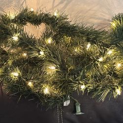 10' Lighted Garland 
