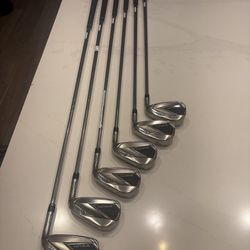Taylormade Stealth - RH Golf Club Iron Set