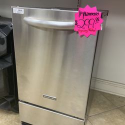 Ice Maker For Sale!!!