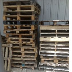 Pallets Available Apache Junction
