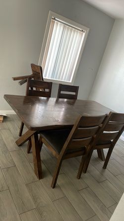 Dining table w/bench