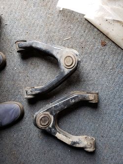 2004 frontier upper control arms