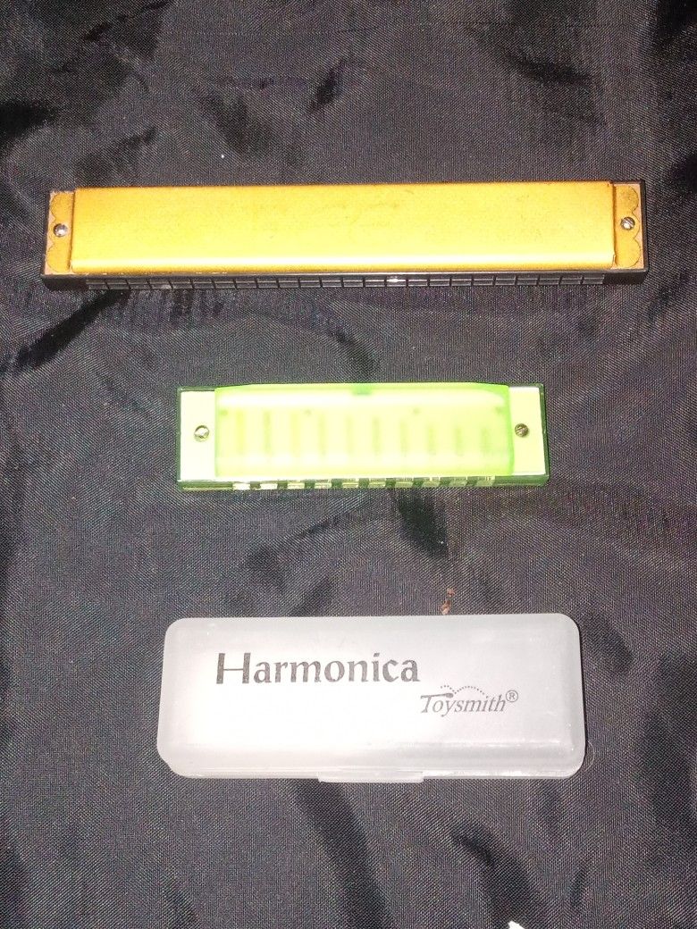 2 Harmonicas